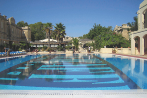 The swimming pool at Sprachcaffe's Malta school